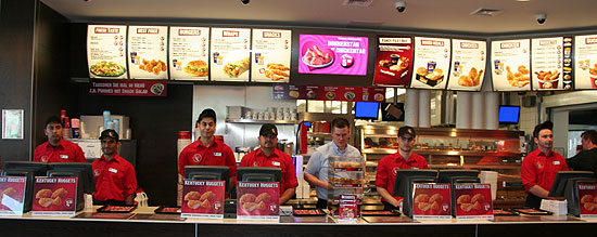 Am 13.05.2008:  KFC München Nord öffnet als Weltgrößtes Restaurant von Kentucky Fried Chicken (Foto: Martin Schmitz)